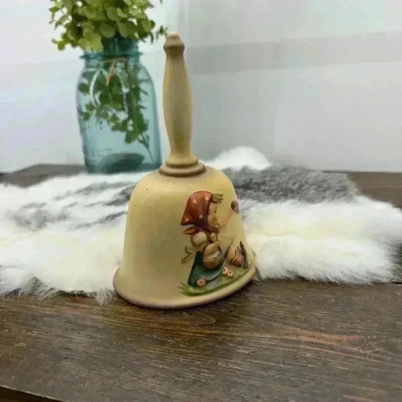 1979 M.J. Hummel 1979 Annual Bell bas-relief girl second‎ edition Goebel Germany - Picture 6 of 10